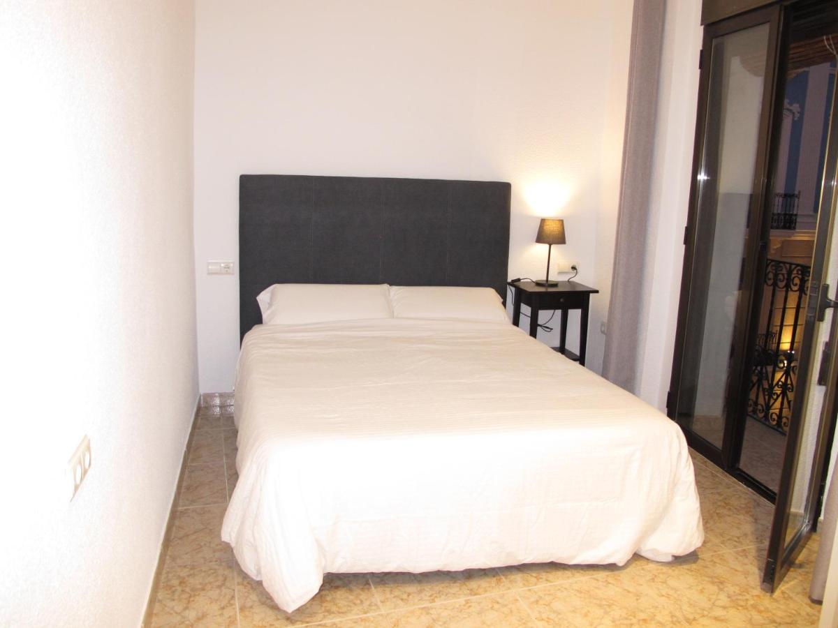 Apartamentos Romero Аликанте Экстерьер фото